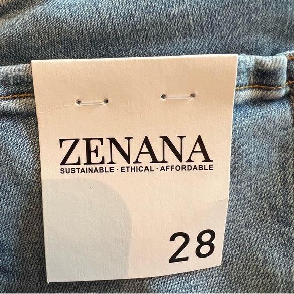 NWT Zenana Women's Denim Distressed Jeans - Size 28 - Picture 4 of 5